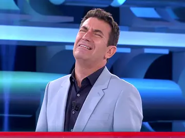 Mikel deja triste a Arturo Valls tras su clamoroso fallo con una canción de Fangoria Mikel deja triste a Arturo Valls tras su clamoroso fallo con una canción de Fangoria