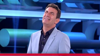 Mikel deja triste a Arturo Valls tras su clamoroso fallo con una canción de Fangoria