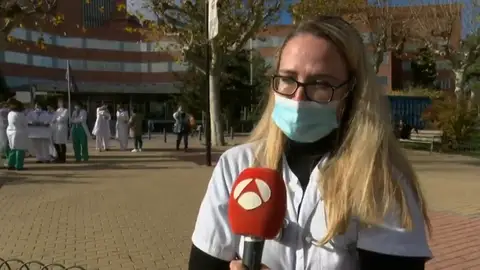 Las protestas de sanitarios por los traslados forzosos al hospital Zendal de Madrid que ya recibe pacientes Las protestas de sanitarios por los traslados forzosos al hospital Zendal de Madrid que ya recibe pacientes