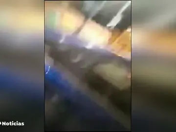Un 'gorrilla' rompe los retrovisores de un vehículo porque la propietaria no quería darle propina Un 'gorrilla' rompe los retrovisores de un vehículo porque la propietaria no quería darle propina