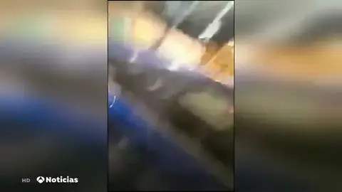 Un 'gorrilla' rompe los retrovisores de un vehículo porque la propietaria no quería darle propina Un 'gorrilla' rompe los retrovisores de un vehículo porque la propietaria no quería darle propina
