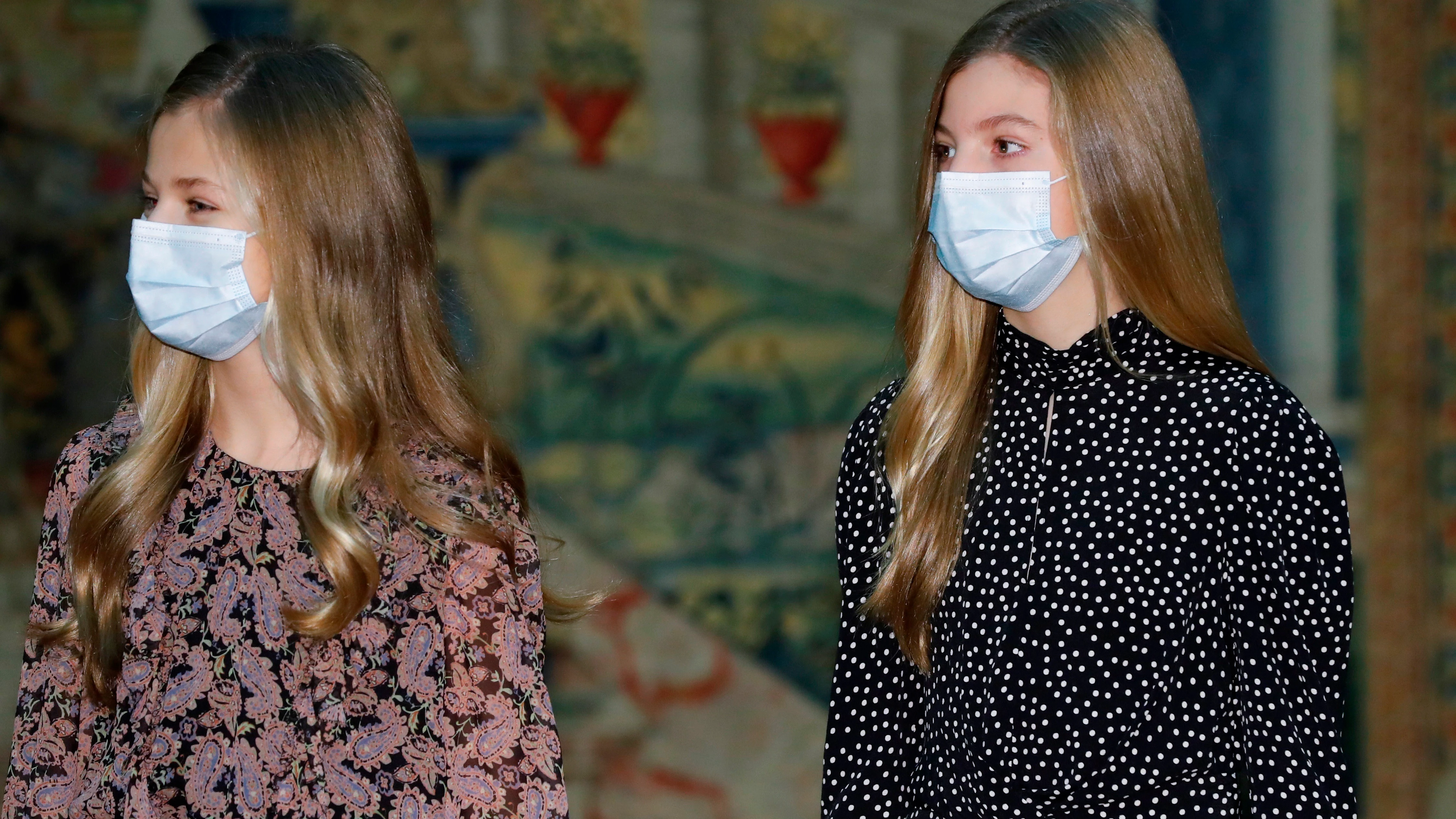 La princesa Leonor y la infanta Sofía en su último evento Las hermanas sorprenden con sus looks