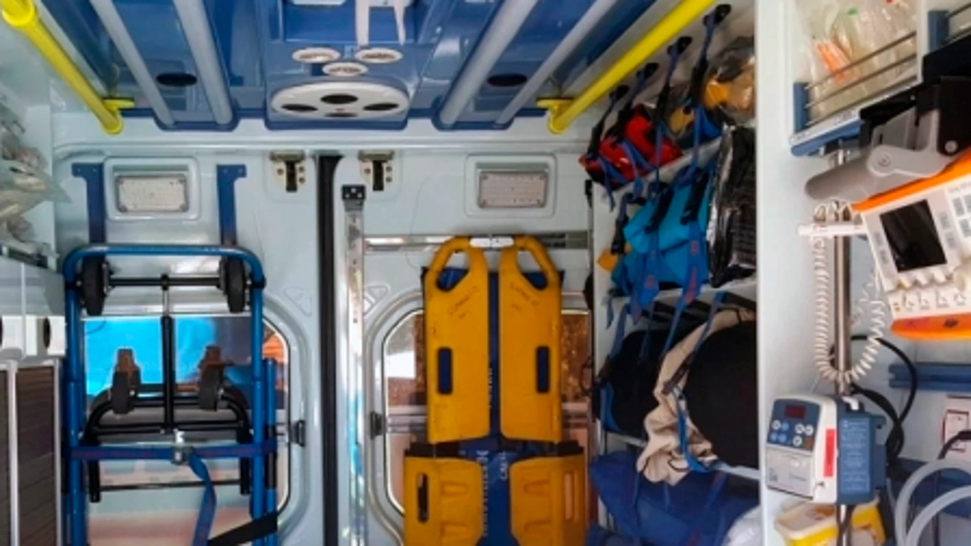 Interior de una ambulancia de Soporte Vital Básico Avanzado. Interior de una ambulancia de Soporte Vital Básico Avanzado.