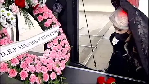 'Funerales' por la cultura en las protestas del sector por la falta de apoyo ante las restricciones por el coronavirus 'Funerales' por la cultura en las protestas del sector por la falta de apoyo ante las restricciones por el coronavirus