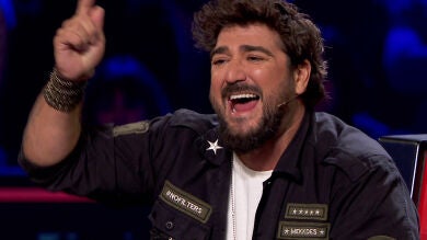 Antonio Orozco deja volar su duende flamenco y sorprende cantando sevillanas en 'La Voz Senior'