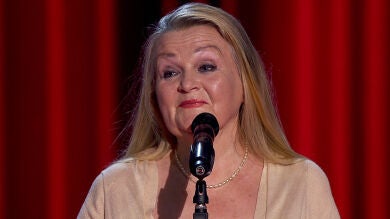 La dura historia de Naida Abanovich hace llorar a los cuatro coaches en 'La Voz Senior'