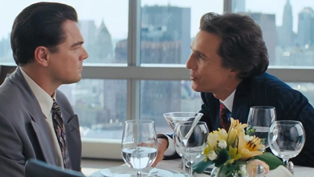 Matthew McConaughey y Leonardo DiCaprio en 'El Lobo de Wall Street'