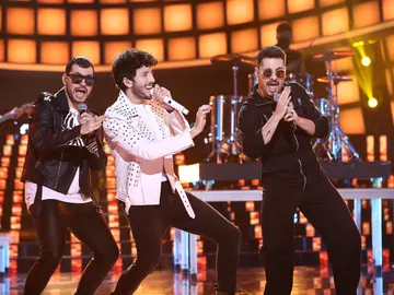 Gemeliers ponen la fiesta como Mau y Ricky junto a Sebastián Yatra cantando ‘Ya no tiene novio’ Gemeliers ponen la fiesta como Mau y Ricky junto a Sebastián Yatra cantando ‘Ya no tiene novio’