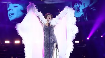 Una empoderada Cristina Ramos alza la voz y arrasa con el himno ‘I am what I am’ como Shirley Bassey