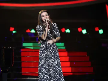 Carol Rovira conquista con la elegancia de Ana Belén y su romántico ‘Agapimú’ Carol Rovira conquista con la elegancia de Ana Belén y su romántico ‘Agapimú’