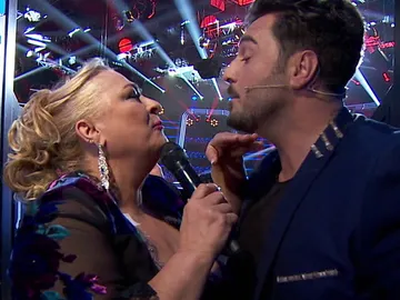 David Bustamante y Soledad Luna se profesan amor y admiración con 'Ámame otra vez' en 'La Voz Senior' David Bustamante y Soledad Luna se profesan amor y admiración con 'Ámame otra vez' en 'La Voz Senior'