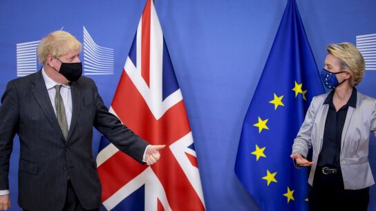 La presidenta de la Comisi&oacute;n Europea, Von der Leyen, y el primer ministro brit&aacute;nico, Johnson (Archivo)