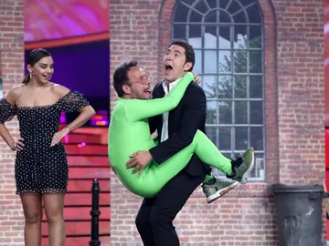 Àngel Llàcer se enfunda las mallas para la versión más esperpéntica de los Payasos de la Tele Àngel Llàcer se enfunda las mallas para la versión más esperpéntica de los Payasos de la Tele