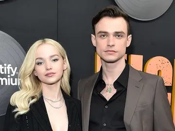 Dove Cameron y Thomas Doherty Dove Cameron y Thomas Doherty