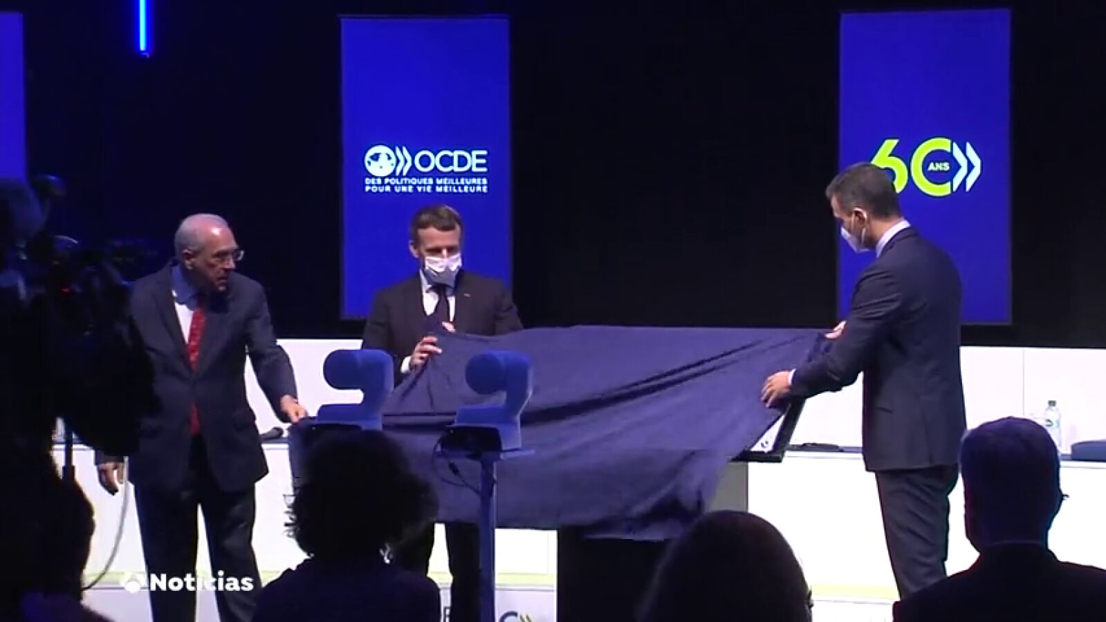 Pedro Sánchez ensalza la subida del salario mínimo cuando el Gobierno debate sobre un nuevo incremento
