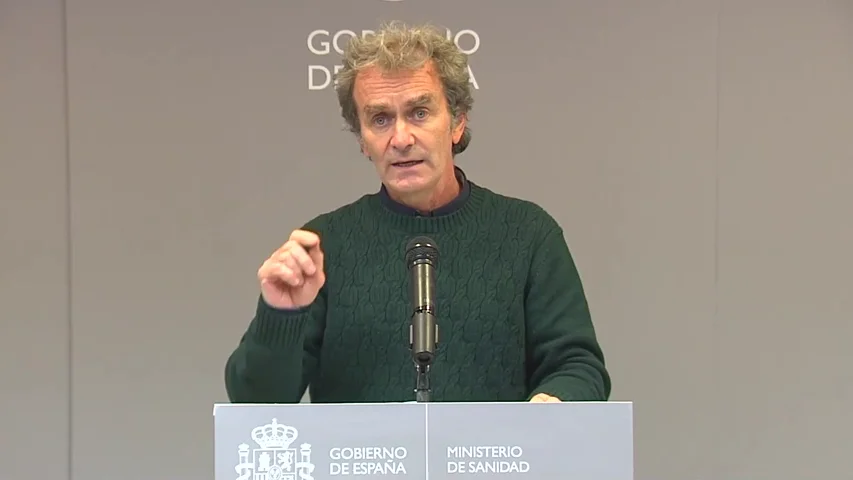 Fernando Sim&oacute;n califica de "delicada" la situaci&oacute;n del coronavirus ante la llegada de la Navidad y las vacunas