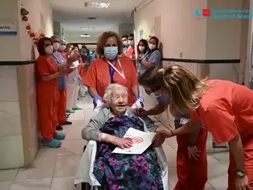 Una anciana de 104 años recibe el alta tras superar el coronavirus Una anciana de 104 años recibe el alta tras superar el coronavirus