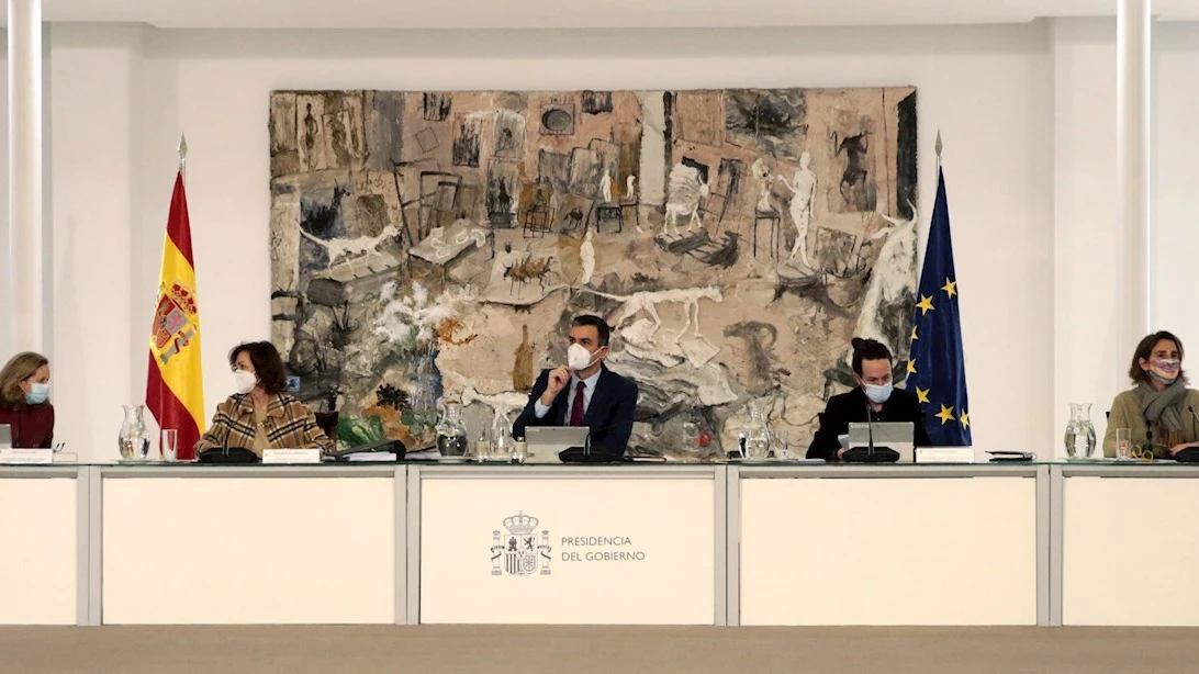 Sánchez, acompañado de los cuatro vicepresidentes, en la última reunión del Consejo de Ministros de 2020 Sánchez, acompañado de los cuatro vicepresidentes, en la última reunión del Consejo de Ministros de 2020