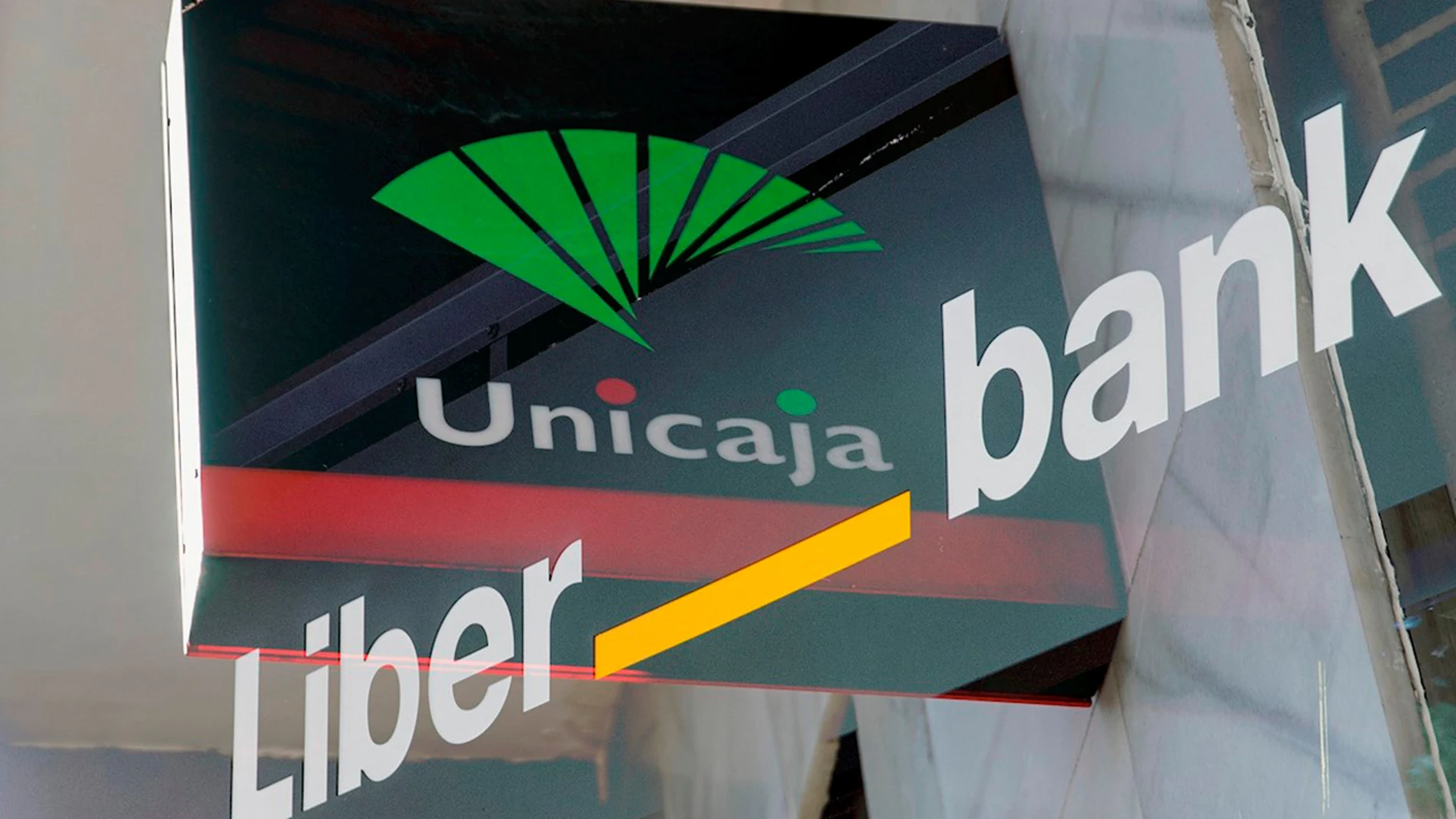 Unicaja y Liberbank aprueban su fusión Unicaja y Liberbank aprueban su fusión