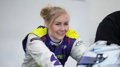 Emma Kimiläinen revela que le pidieron fotos en topless a cambio de un asiento en el equipo Emma Kimiläinen revela que le pidieron fotos en topless a cambio de un asiento en el equipo