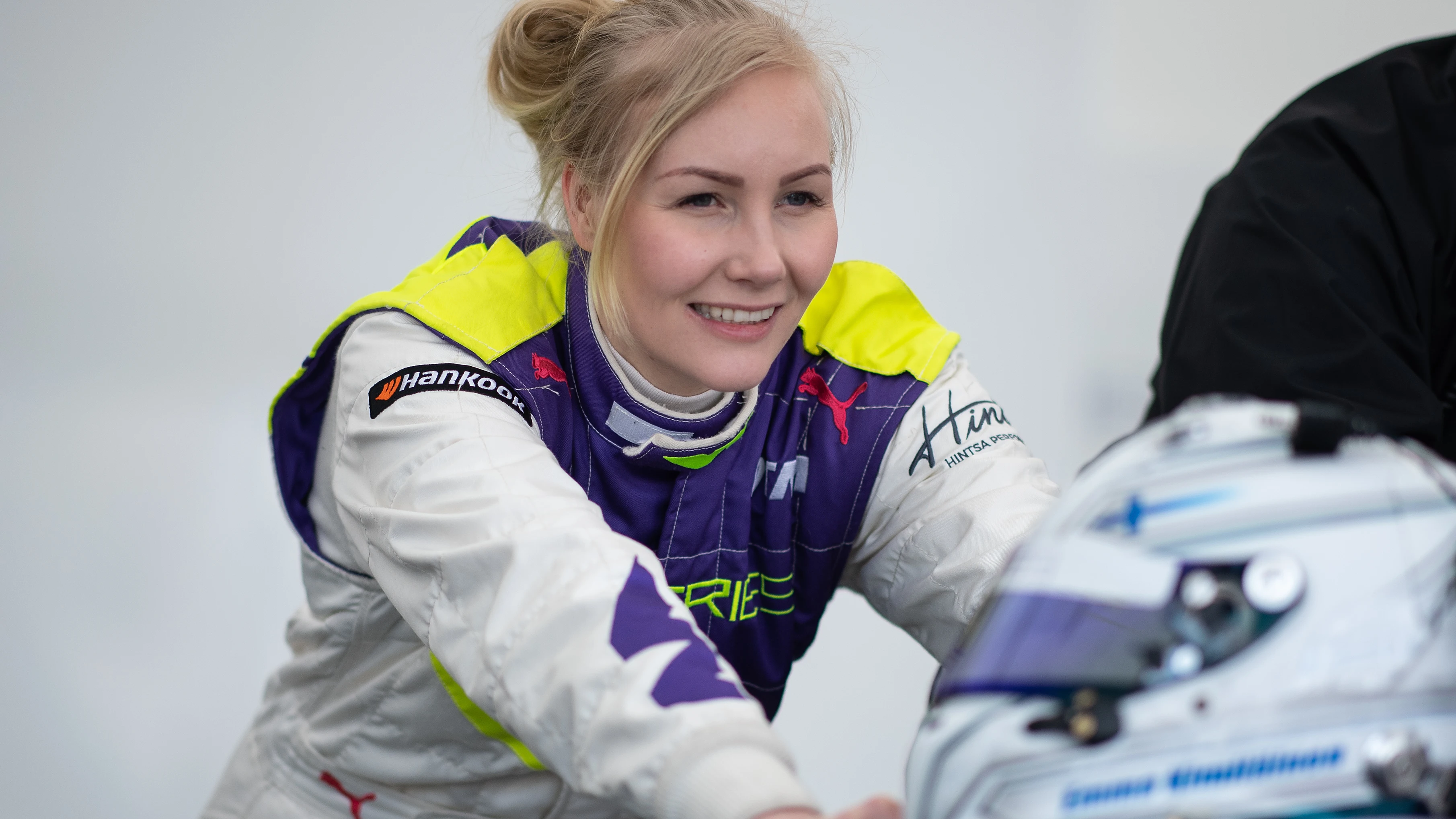 Emma Kimiläinen revela que le pidieron fotos en topless a cambio de un asiento en el equipo Emma Kimiläinen revela que le pidieron fotos en topless a cambio de un asiento en el equipo