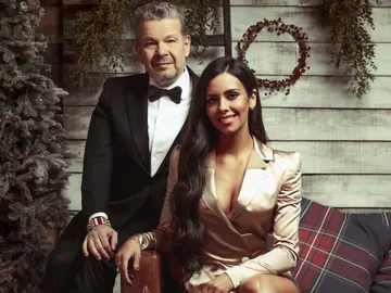 Celebra la Nochevieja en Antena 3 con 'Hasta nunca, 2020', las Campanadas con Cristina Pedroche y Alberto Chicote y el karaoke 'Cantando al 2021' Celebra la Nochevieja en Antena 3 con 'Hasta nunca, 2020', las Campanadas con Cristina Pedroche y Alberto Chicote y el karaoke 'Cantando al 2021'
