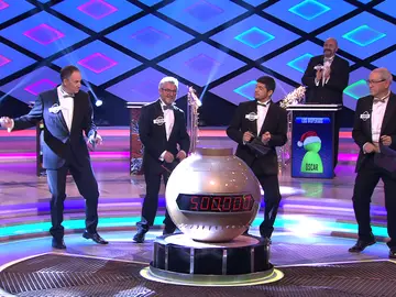 Juanra Bonet presenta a los invitados especiales de Nochevieja en ‘¡Boom!’: “Ocho cerebrazos” Juanra Bonet presenta a los invitados especiales de Nochevieja en ‘¡Boom!’: “Ocho cerebrazos”