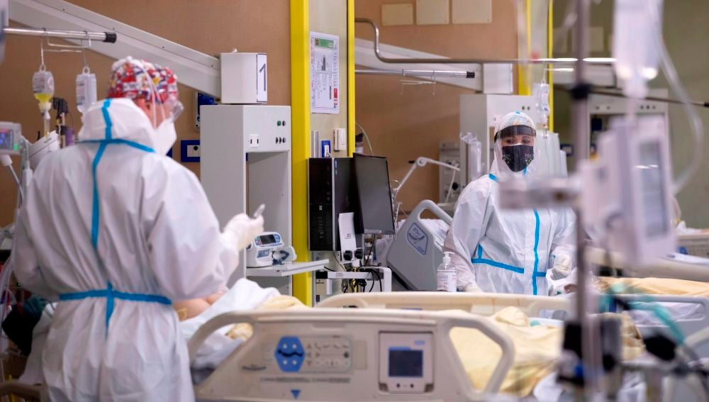 Imagen de archivo de sanitarios en un hospital de Italia