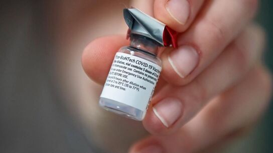 laSexta Noticias 14:00 (14-04-21) Pfizer adelantar&aacute; la entrega de 50 millones de dosis de su vacuna a la UE