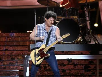 El Monaguillo, un auténtico rockero cantando ‘Born to run’ como Bruce Springsteen El Monaguillo, un auténtico rockero cantando ‘Born to run’ como Bruce Springsteen