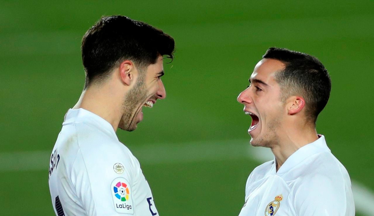 Asensio y Lucas celebran un gol del Real Madrid