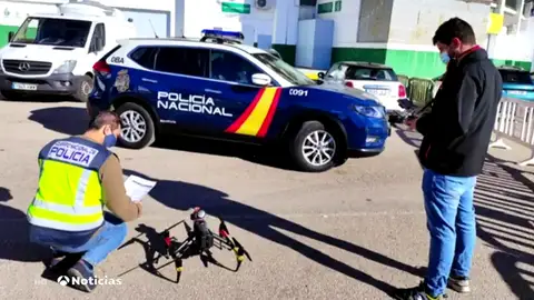 Identificado el piloto del dron que sobrevoló la Puerta del Sol en las campanadas Identificado el piloto del dron que sobrevoló la Puerta del Sol en las campanadas