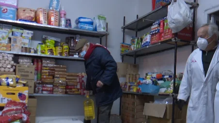 La pandemia del coronavirus obliga a Cipriano, de 86 años, a repartir comida todos los días entre los más necesitados La pandemia del coronavirus obliga a Cipriano, de 86 años, a repartir comida todos los días entre los más necesitados