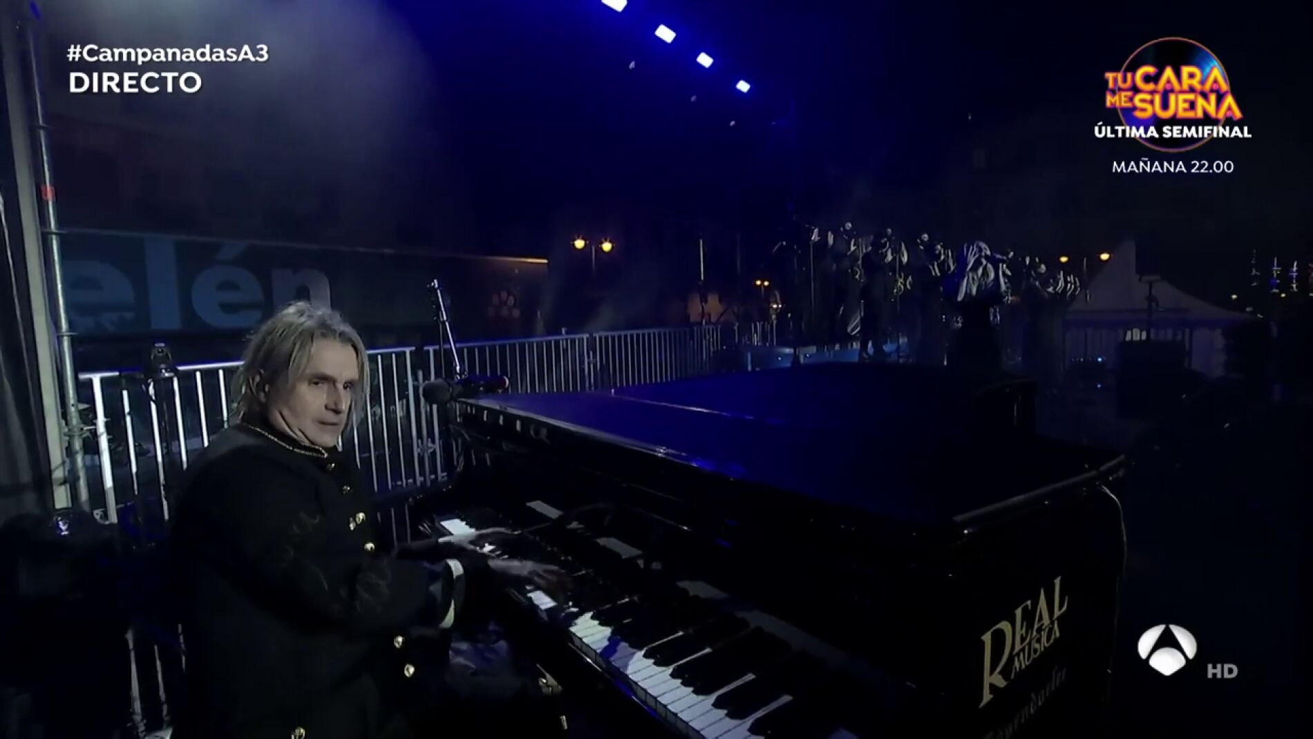 El emocionante homenaje de Nacho Cano a las víctimas del coronavirus desde la Puerta del Sol para despedir el 2020