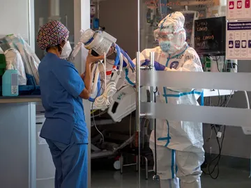 Preparativos para entubar a paciente del Hospital Son Espases de Palma de Mallorca Preparativos para entubar a paciente del Hospital Son Espases de Palma de Mallorca