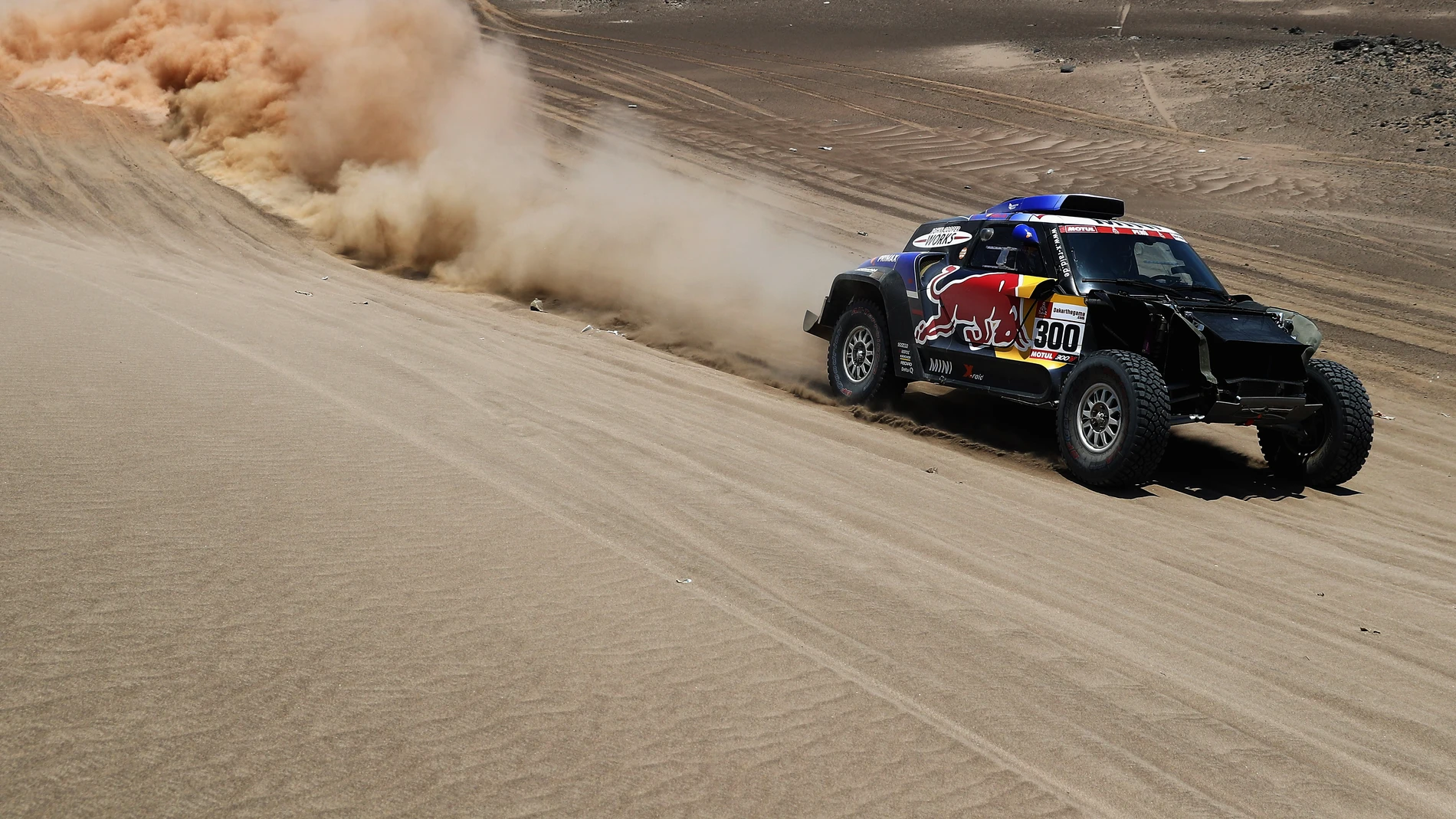 Al-Attiyah gana la segunda etapa y Carlos Sainz cede el liderato del Rally Dakar a Peterhansel Al-Attiyah gana la segunda etapa y Carlos Sainz cede el liderato del Rally Dakar a Peterhansel