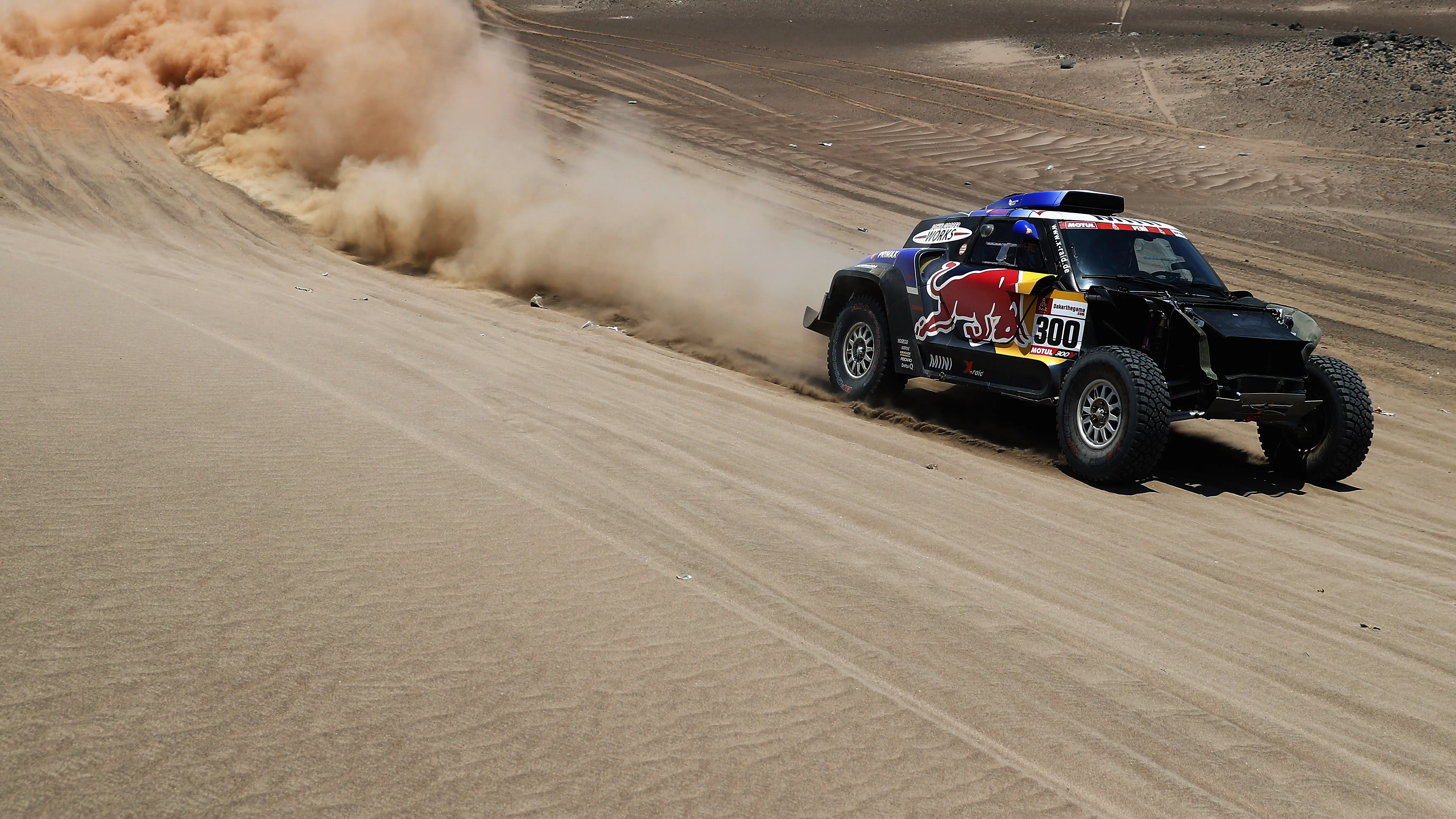 Al-Attiyah gana la segunda etapa y Carlos Sainz cede el liderato del Rally Dakar a Peterhansel Al-Attiyah gana la segunda etapa y Carlos Sainz cede el liderato del Rally Dakar a Peterhansel
