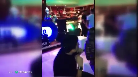 La fiesta de la polémica en Gijón antes de los 10 positivos por coronavirus en el Sporting La fiesta de la polémica en Gijón antes de los 10 positivos por coronavirus en el Sporting