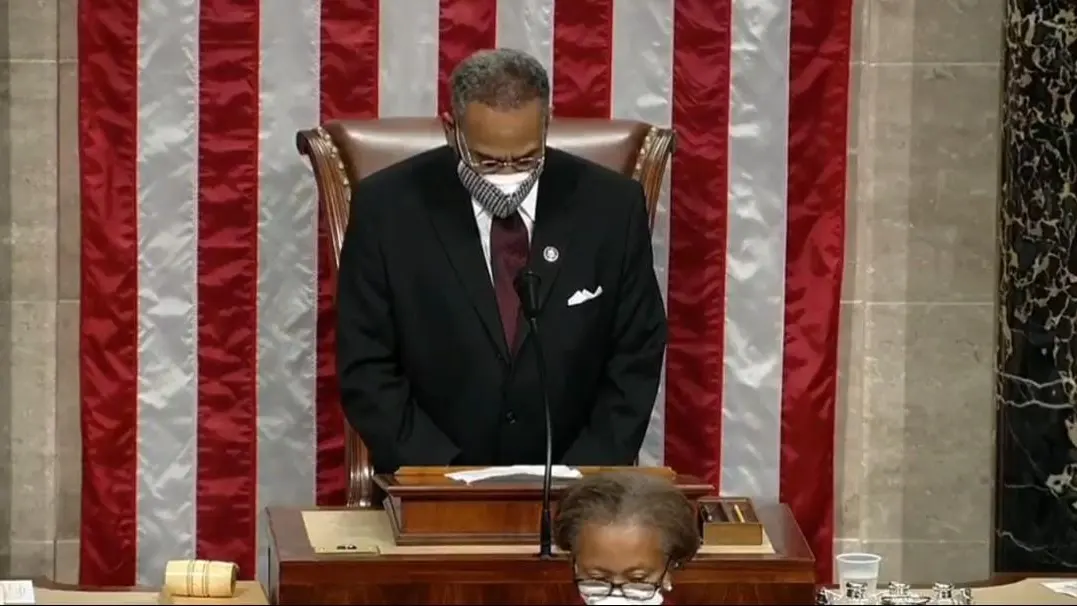 Polémica en el Congreso de Estados Unidos por utilizar las palabras 'amén' y 'mujer' en el discurso de apertura Polémica en el Congreso de Estados Unidos por utilizar las palabras 'amén' y 'mujer' en el discurso de apertura