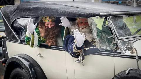 Los Reyes Magos llegan en coche a San Sebastián Los Reyes Magos llegan en coche a San Sebastián