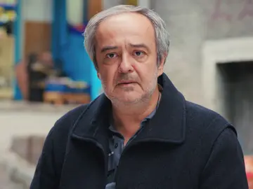 Las hirientes palabras del padre de Arif a Enver para hacerse con su dinero del alquiler Las hirientes palabras del padre de Arif a Enver para hacerse con su dinero del alquiler