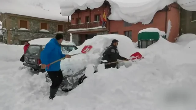 La nevada del siglo llega a Castilla y León y así lo viven en Maraña La nevada del siglo llega a Castilla y León y así lo viven en Maraña