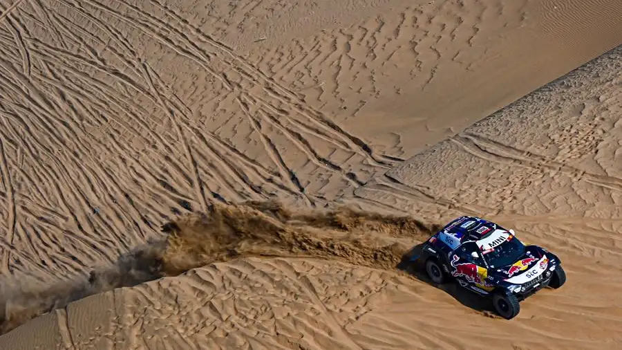 Carlos Sainz se hunde en la tercera etapa del Rally Dakar y Joan Barreda pierde el liderato en motos Carlos Sainz se hunde en la tercera etapa del Rally Dakar y Joan Barreda pierde el liderato en motos