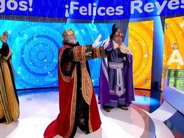 ¡Tablets y roscón! Los Reyes Magos llegan a ‘Pasapalabra’ cargaditos de regalos ¡Tablets y roscón! Los Reyes Magos llegan a ‘Pasapalabra’ cargaditos de regalos