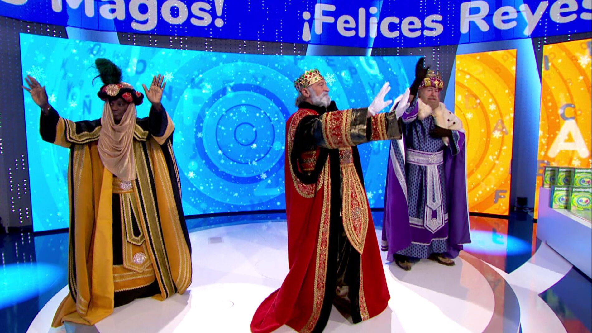 ¡Tablets y roscón! Los Reyes Magos llegan a ‘Pasapalabra’ cargaditos de regalos