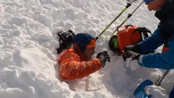 alud de nieve en la monta&ntilde;a de Huesca