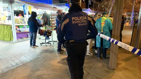 Dos jóvenes apuñalados en el barrio madrileño de Carabanchel Dos jóvenes apuñalados en el barrio madrileño de Carabanchel