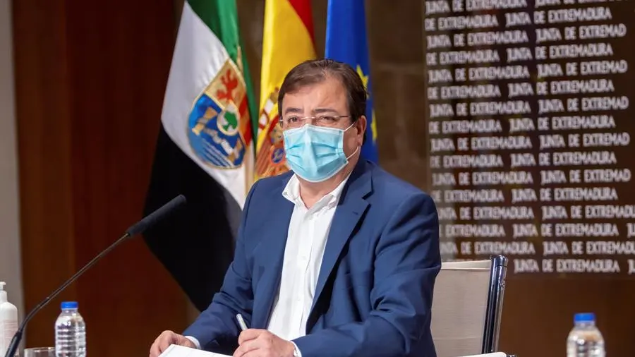 Nuevas restricciones en Extremadura tras el fin del estado de alarma Nuevas restricciones en Extremadura tras el fin del estado de alarma