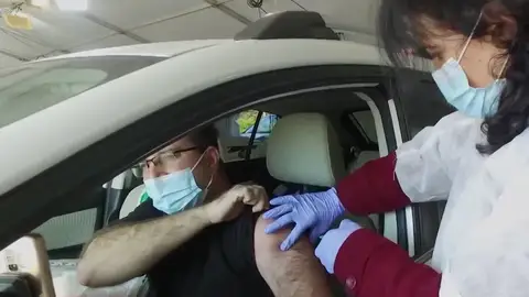Israel vacuna desde el coche contra el coronavirus Coronavirus