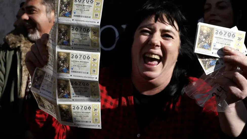 Laura celebra el segundo premio de la Loter&iacute;a del Ni&ntilde;o 2021